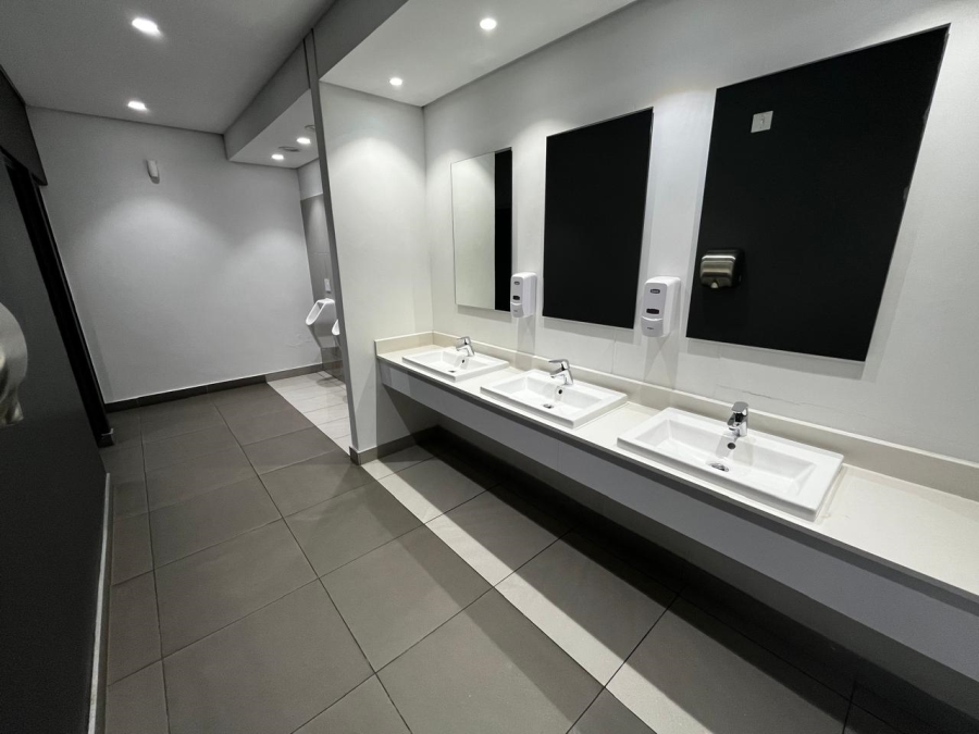 To Let commercial Property for Rent in Bo Oakdale Western Cape